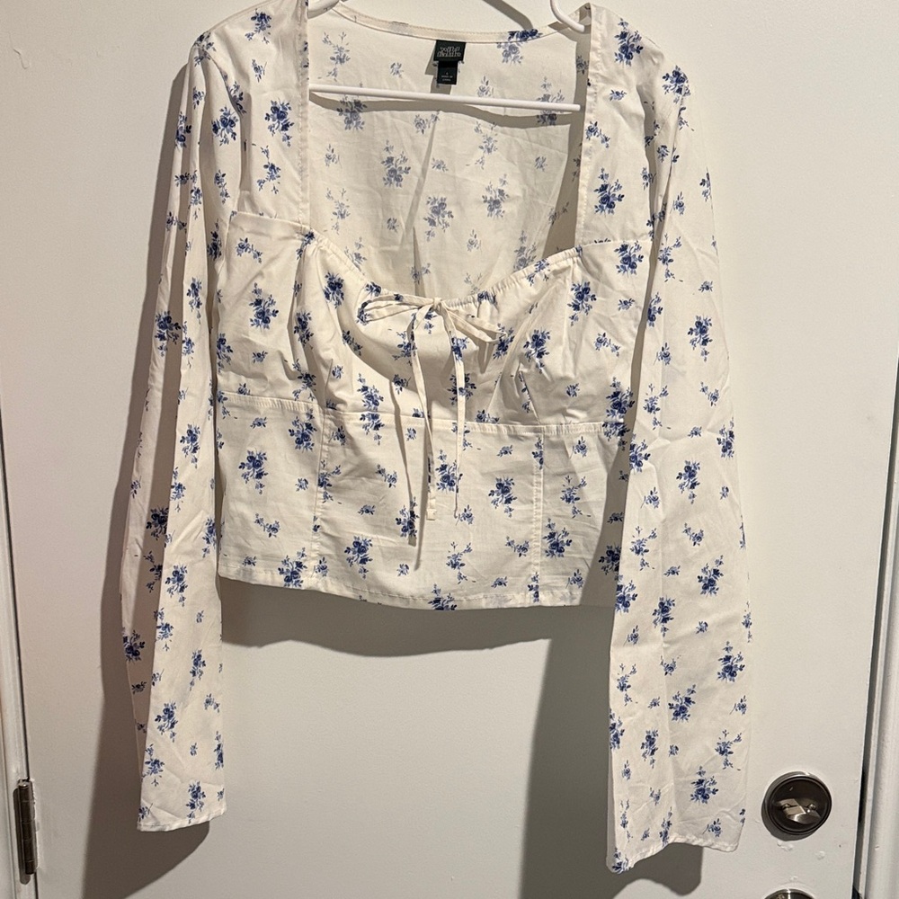 Wild Fable Floral Print Blouse in White and Blue